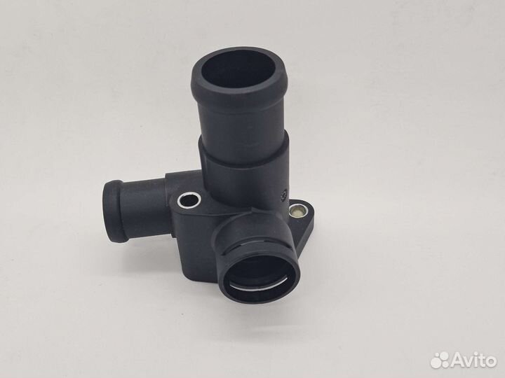 Фланец охлаждения Audi 80 A6 A4 Passat B5