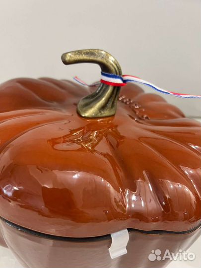 Кастрюля чугунная staub