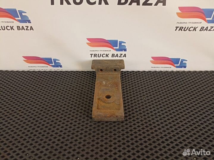 Кронштейн переднего стабилизатора правый