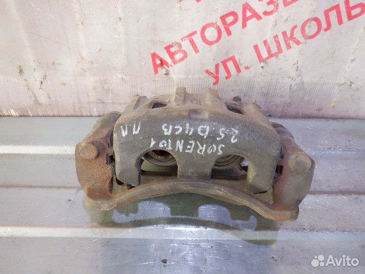 Суппорта тормозные передние Киа Соренто 1
