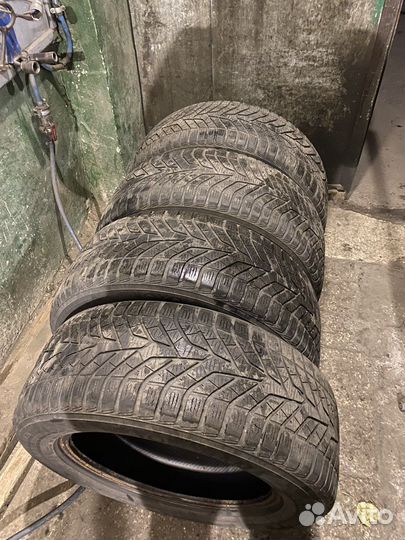 Yokohama W.Drive V905 235/55 R17 103V