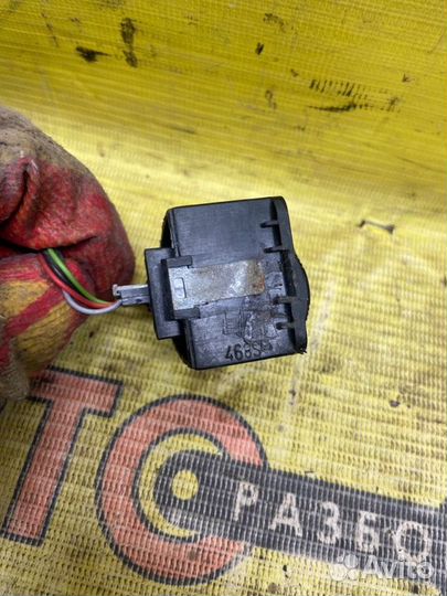 Блок управления зеркалом Bmw 3-Series E46 M43B19