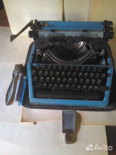 Портативная пишущая машинка