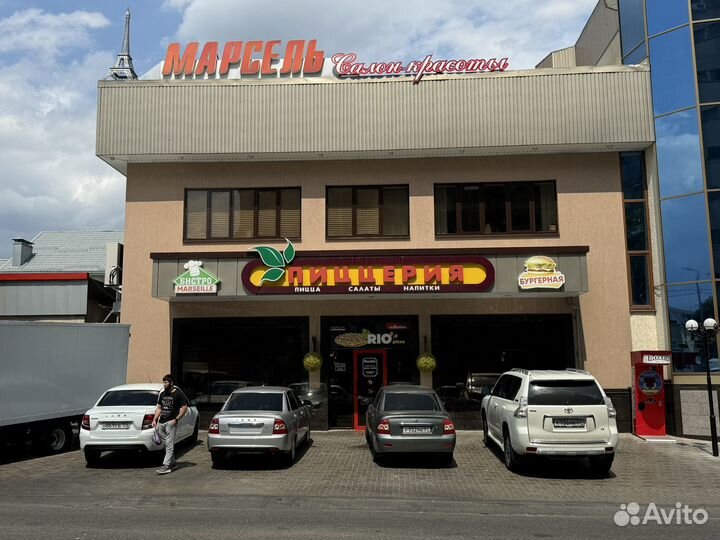 Администратор в кафе