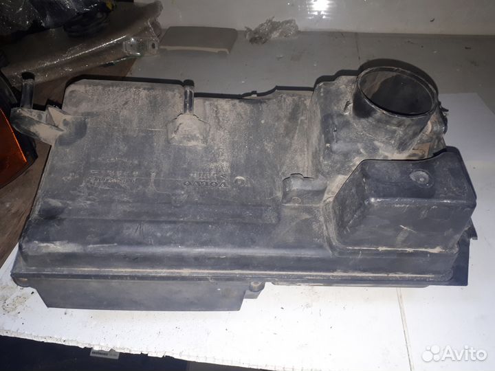 Корпус воздушного фильтра volvo S40 C30 2.4 Л