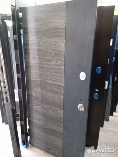 Входная дверь