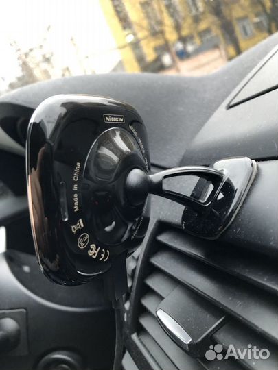 Беспроводная зарядка Nillkin