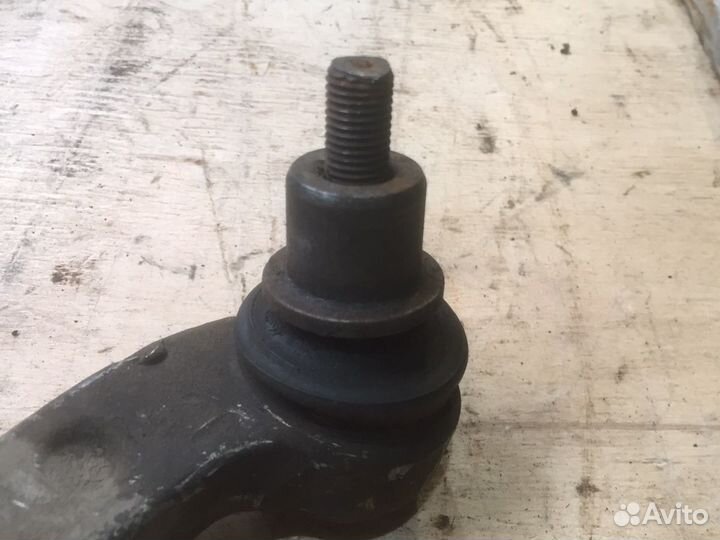 Audi a4 2014 рычаг передний правый