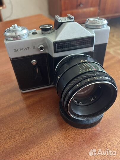 Плёночный фотоаппарат Зенит-Е