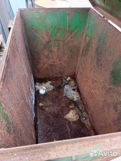 Мусорный контейнер металлический