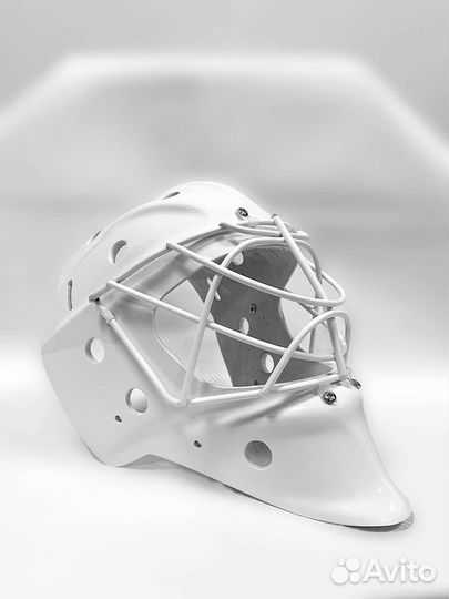 Профессиональный вратарский шлем хоккейный новый
