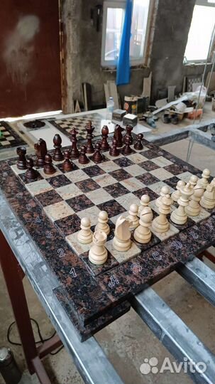 Шахматы из гранита и дерева