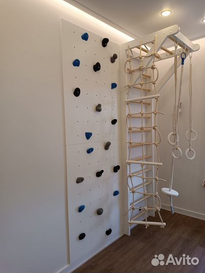 Шведская стенка из дерева + скалодром