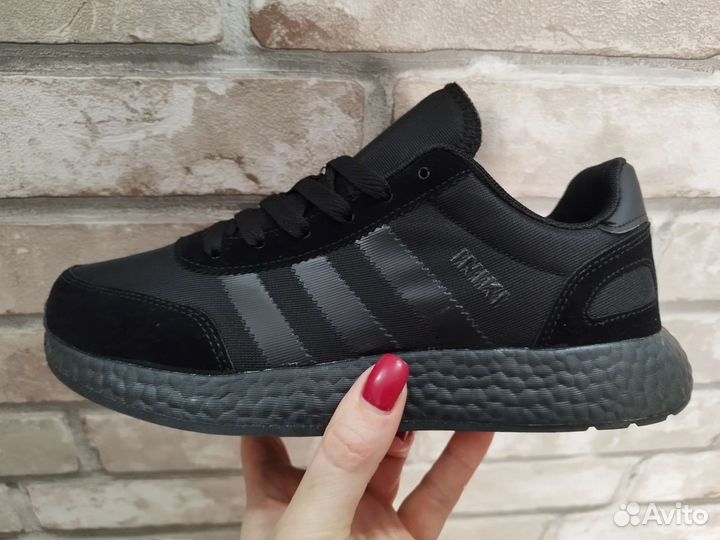Кроссовки adidas iniki