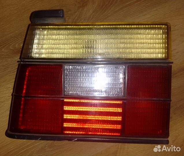 Задняя левая фара Volkswagen Golf 2 Jetta