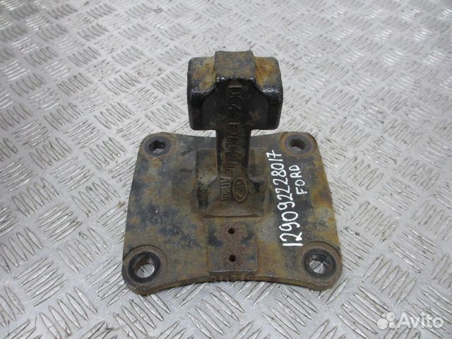 Кронштейн подножки ford DC46E20046AA