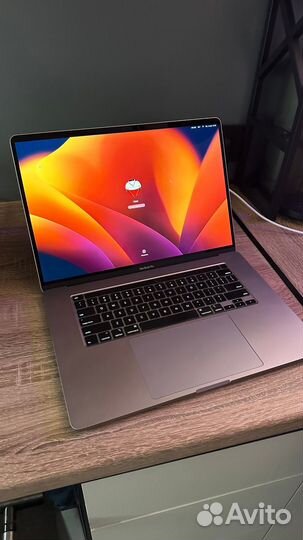 Macbook pro 16 i7 16gb