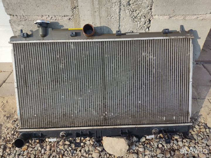 Радиатор охлаждения Subaru Outback, BR9