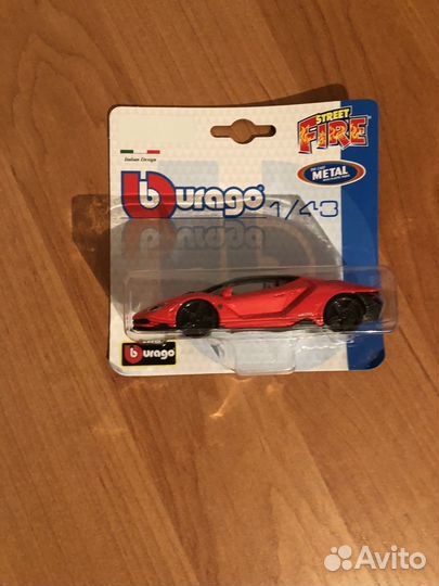 Модель lamborghini красная