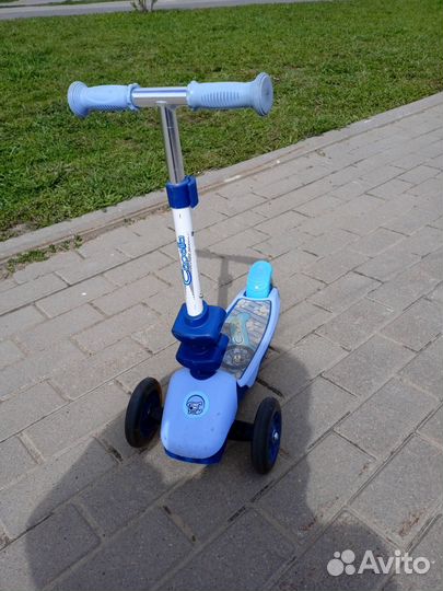 Детский трехколесный самокат