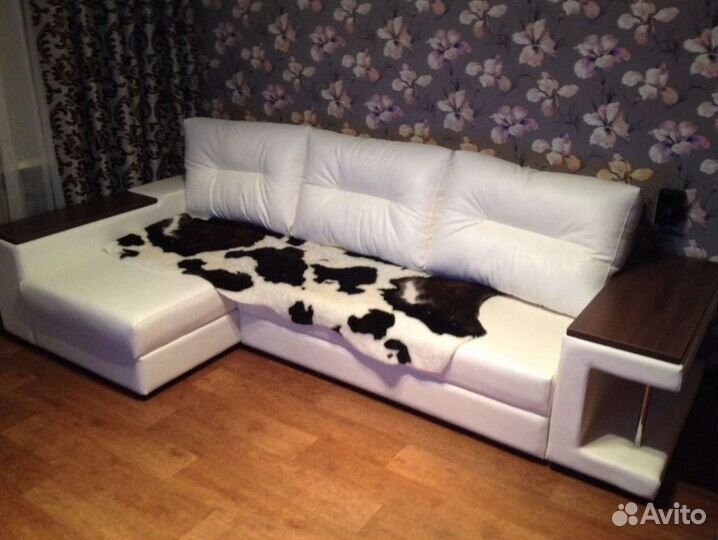 Перетяжка и замена обивки дивана из Шенилл-жаккард