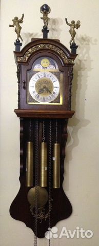 Старинные часы с четвертным боем и мелодией