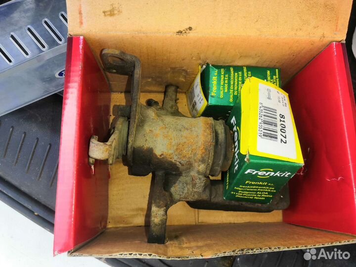 Супорт и скоба Круз универсал 2013 год задний