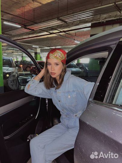 Джинсовый комбинезон женский