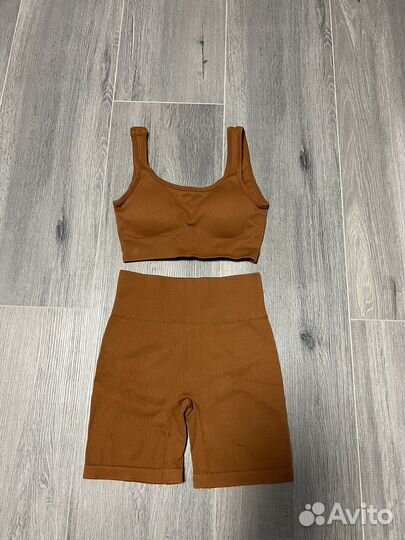 Спортивный костюм