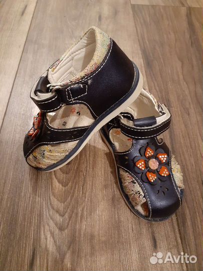 Сандалии на девочку 21р
