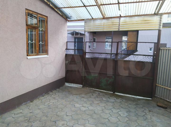 3-к. квартира, 60 м², 1/1 эт.