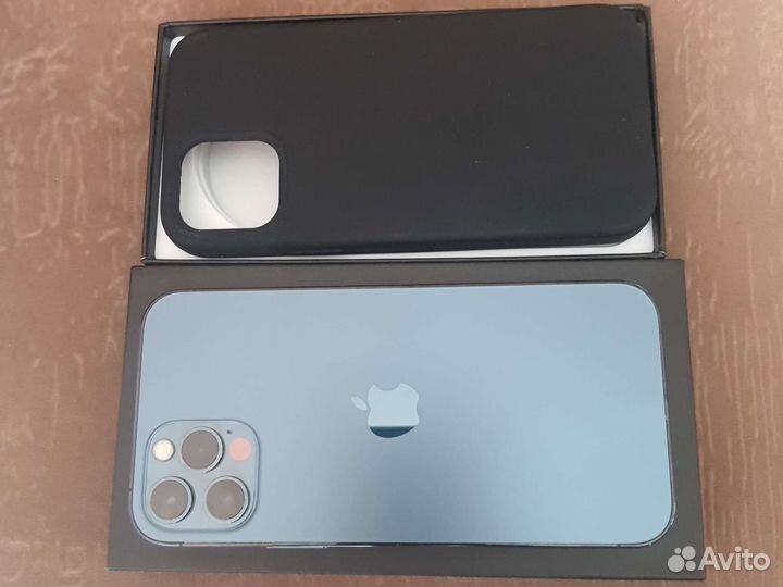 Телефон iPhone 12 pro