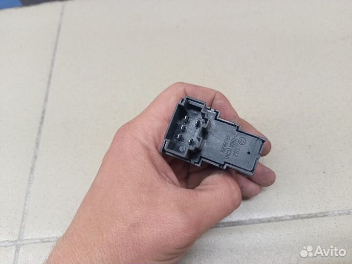 Кнопка стеклоподъемника Polo (Sed RUS) 2011