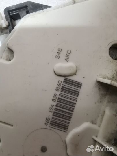 Замок задней двери R и L Skoda Fabia 2 2013г