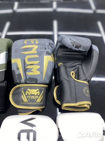 Боксерские перчатки venum