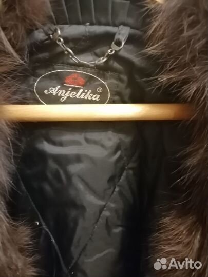 Шуба из нутрии с песцовым воротником и рукавами