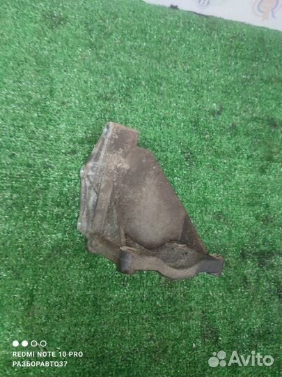 Кронштейн гидроусилителя руля Ford Fusion fxjc