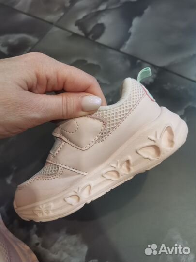 Кроссовки для девочки