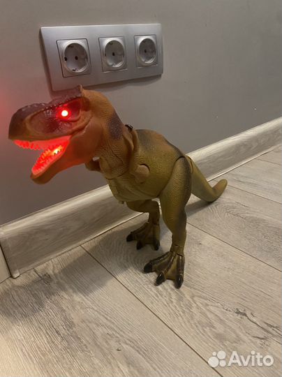 Динозавр (Тиранозавр )