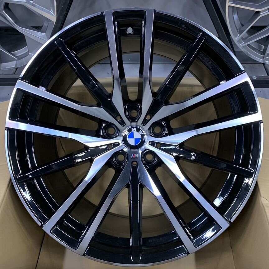 Литые диски BMW 9.5×R22 5×112