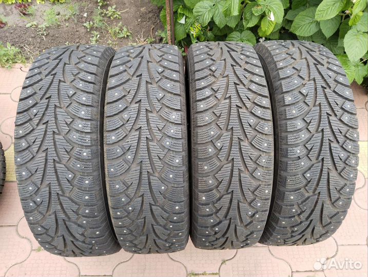 Hankook Winter I'Pike W409 215/65 R17 98T