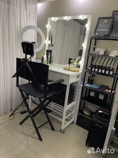 Стул для визажиста бровиста