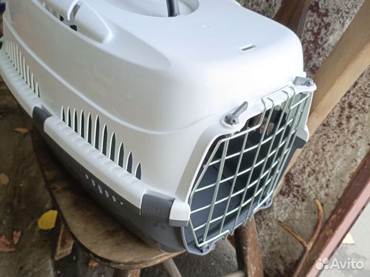 Переноска для кошек и собак