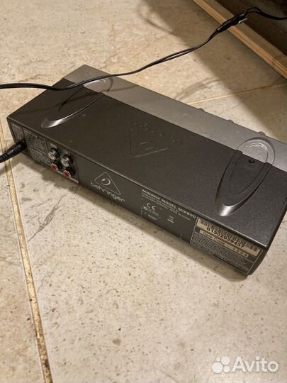 Предусилитель Behringer MIX800