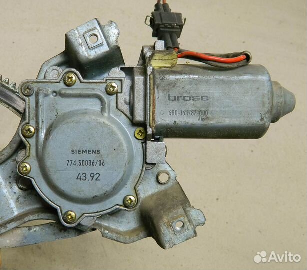 Стеклоподъемник передний левый VW Passat B3