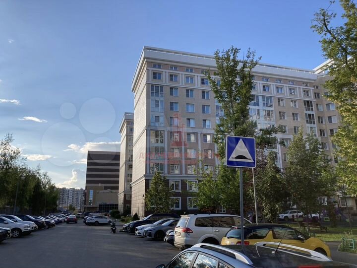 3-к. квартира, 84 м², 1/10 эт.