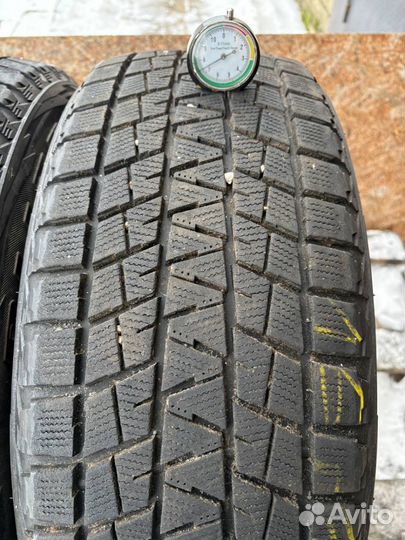 Bridgestone Blizzak DM-V1 235/60 R17