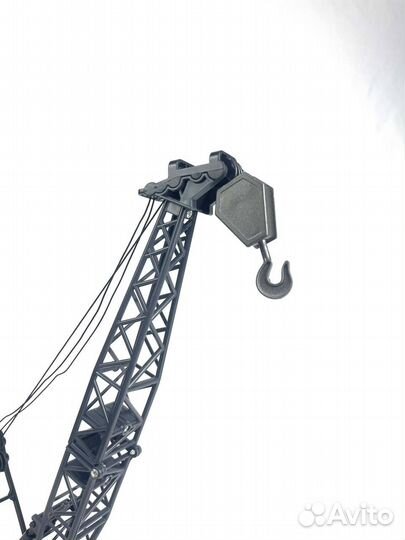 Подъемный кран с тросовым приводом и захватом