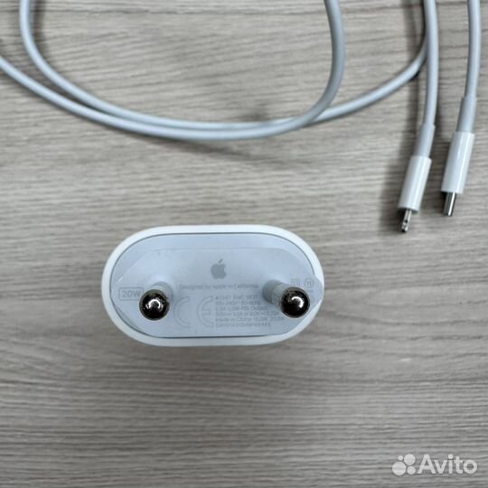 Оригинальная Apple зарядка 20w