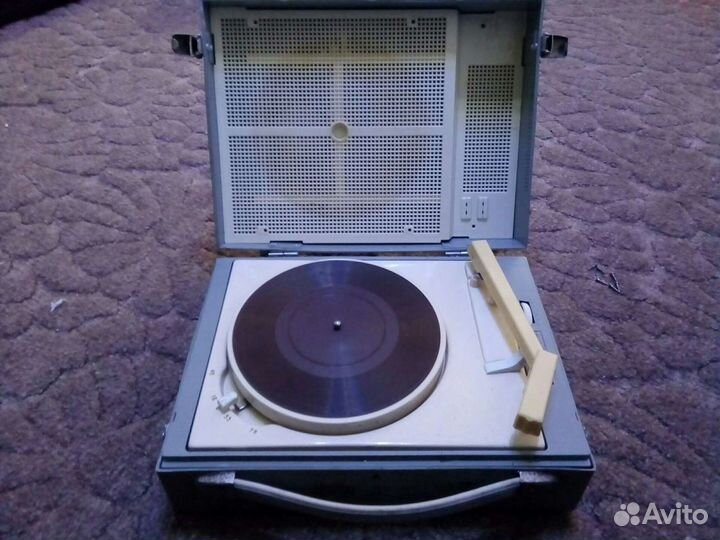 Виниловый проигрыватель концертный 3